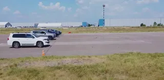New Toyota Land Cruiser 300 first compared with LC 200 live (video)