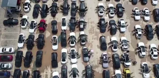More than 100 new Mercedes-Benz flooded at dealership parking lot (video)