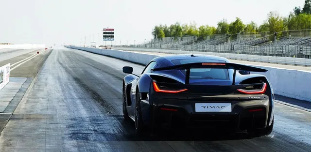 Officially named the fastest car in the world (video)