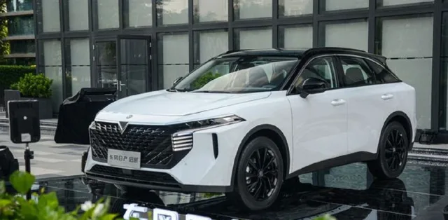 Новый молодежный кроссовер от Nissan удивил ценой на уровне Дастера