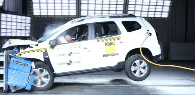 Renault Duster провалил краш-тест и заработал 0 баллов за безопасность (видео)