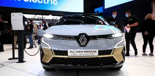 Renault Megane electric crossover shown live (photo)