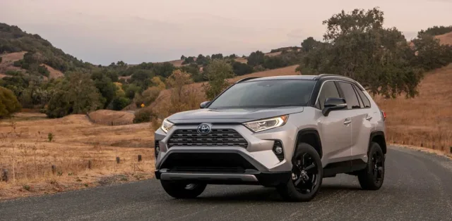 СБУ пересяде на гібридні кросовери Toyota RAV4
