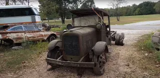 На видео показали процесс запуска автомобиля после 81 года простоя