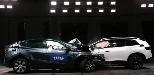 In the crash test, electric cars Tesla and Volkswagen were collided with each other