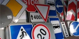 New road signs appeared in Kyiv