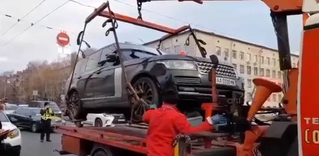 В Киеве конфисковали уже 7 автомобилей за неуплату штрафов