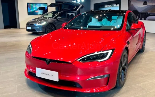 Новая Tesla Model S получила матричные фары и очистку воздуха от бактерий
