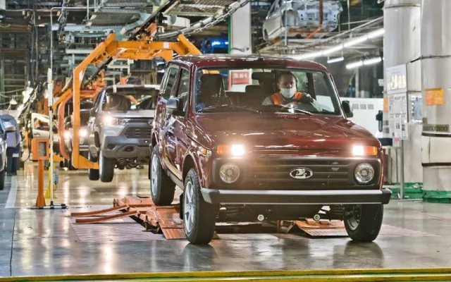 Производство авто в россии упало на 89%