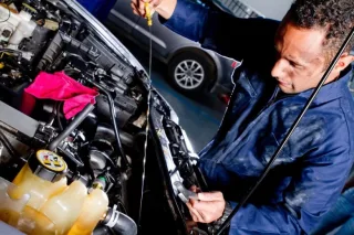 Tire fitting and car service for Kyiv drivers from Oiler