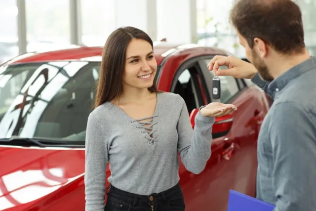 В январе украинцы приобрели почти на 50% больше новых авто