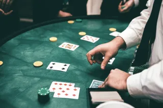 How to avoid the most common mistakes in playing poker?