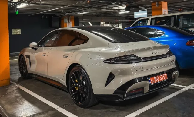 A competitor to the Porsche Taycan from Xiaomi has appeared in our area