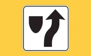 A new road sign with a shield and arrow has appeared on the roads of Ukraine