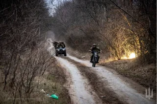 Mobility matters more than armor: how motorcycles change the front