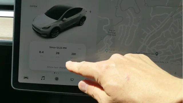 Электромобили Tesla имеют запрограммированный алгоритм завышения пробега?