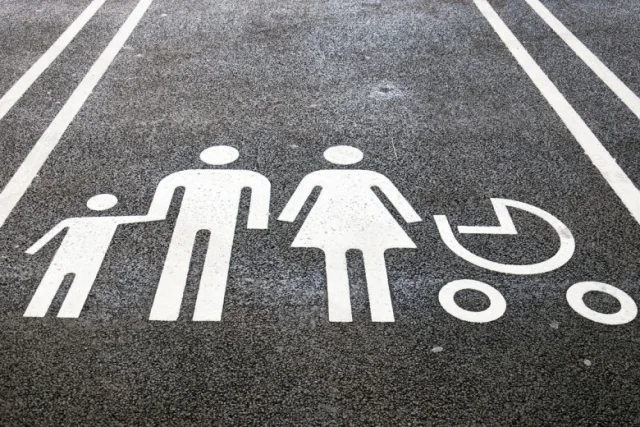 Special parking spaces for parents with young children may appear in Ukraine
