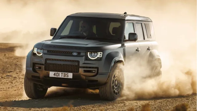 Land Rover Defender 2026: первые фото и подробности