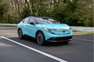 Новый Nissan LEAF: теперь электрокроссовер с запасом хода 604 км