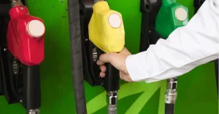 В Україні тимчасово дозволили продавати бензин без спирту