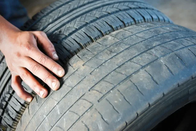 Сколько нужно качать колеса 205/55 R16?