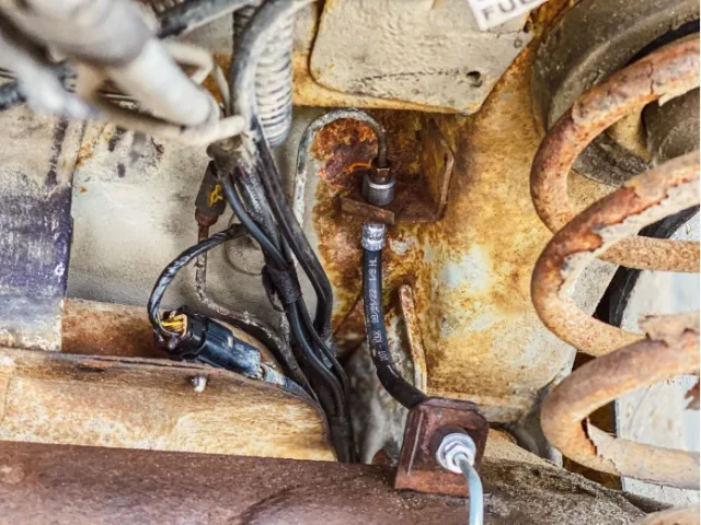 How to replace a brake hose on Lanos and other VAZ models?