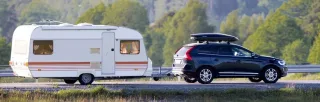 How to connect a tow bar to a car?