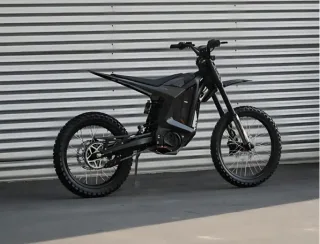 Advantages of an electric motorcycle: speed and safety