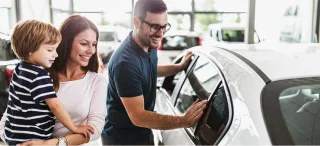 Buying a car on credit or for cash: where do you lose and where do you win?
