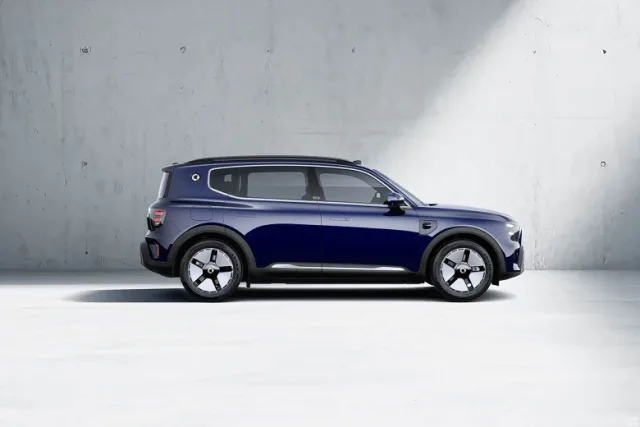 The first plug-in hybrid from Smart has been introduced