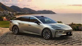 Появились первые фото нового электроседана Toyota bZ7