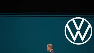 Volkswagen went into the red due to Porsche problems and US tariffs