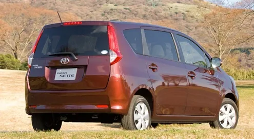 toyota_passo_sette_.jpg