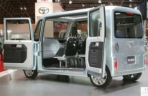 daihatsu_tanto_deca.jpg