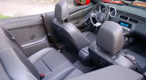 camaro-cabrio-salon.jpg