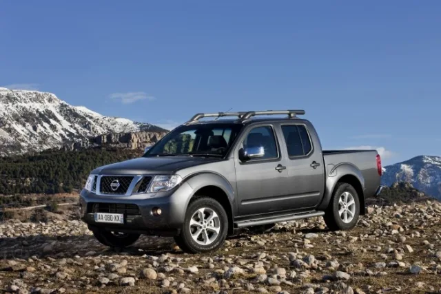 nissan-navara-00189ec-700_1.jpg