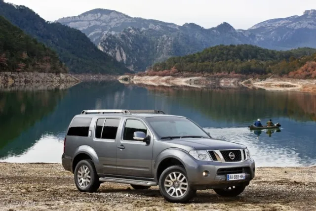 nissan-pathfinder-008ce63-700_1.jpg