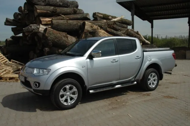 mitsubishi-l200-2011-0134f1c-700_1.jpg