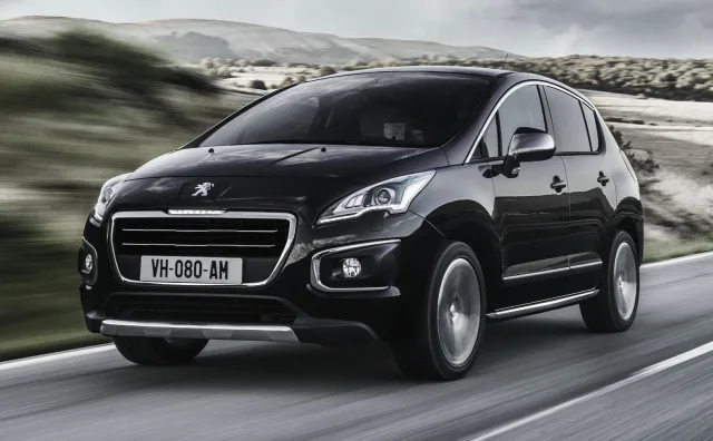 Peugeot-3008-2014-1.jpg