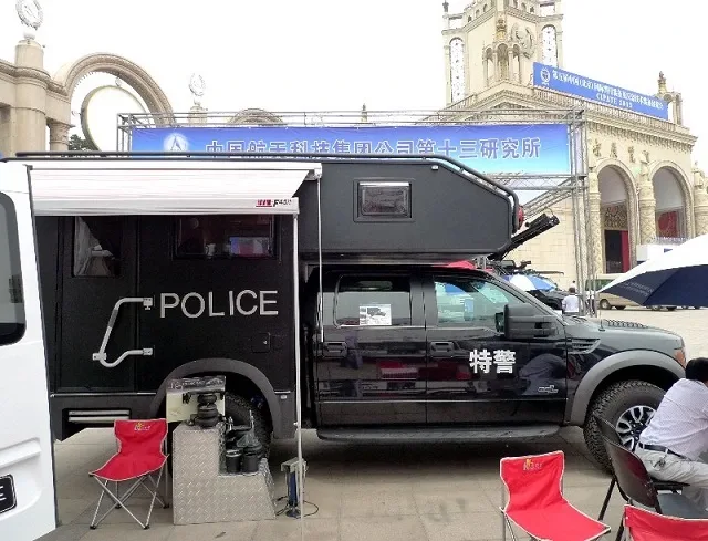 ford-raptor-police-china-2.jpg