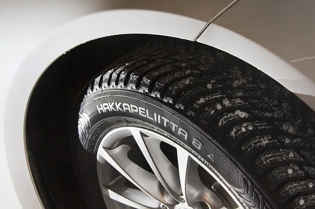 Nokian_Hakkapeliitta_8_0301.jpg