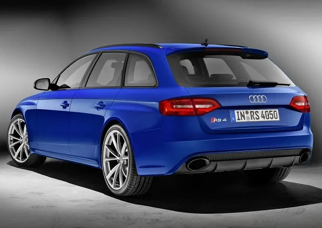 Audi-RS4-Avant-Nogaro-3.jpg
