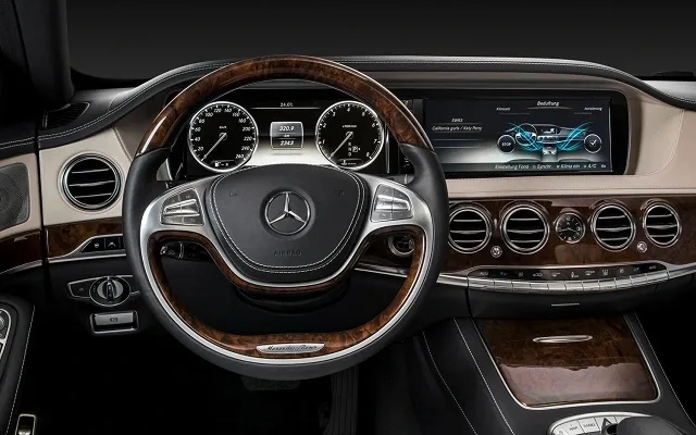 2014-Mercedes-Benz-S-Class-cockpit-02.jpg