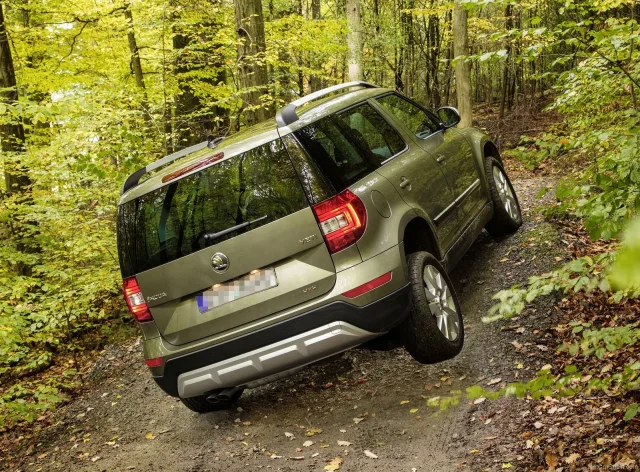 Skoda-Yeti_2014_1600x1200_wallpaper_1c.jpg