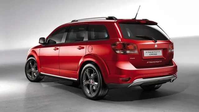 424977_9014_big_2014-fiat-freemont-cross-21.jpg