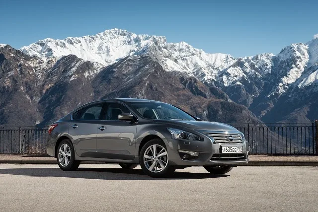 Nissan_Teana_007.jpg
