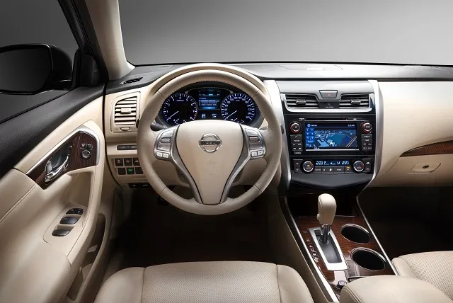 Nissan_Teana_076.jpg