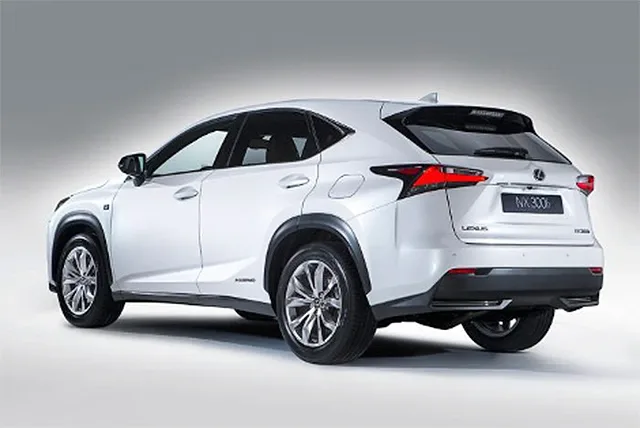 lexusnx01.JPG