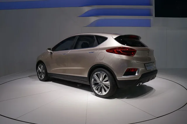 2014_Geely-Emgrand-Cross-Hybrid_09.jpg