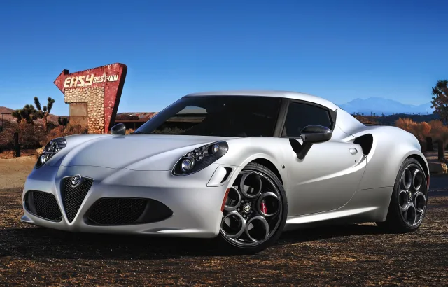 Alfa-Romeo-4C-011.jpg